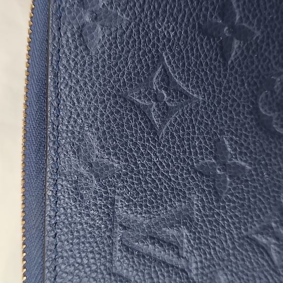 Louis Vuitton Pre-Loved Blue Empreinte Zippy Wallet - Picture 6 of 12